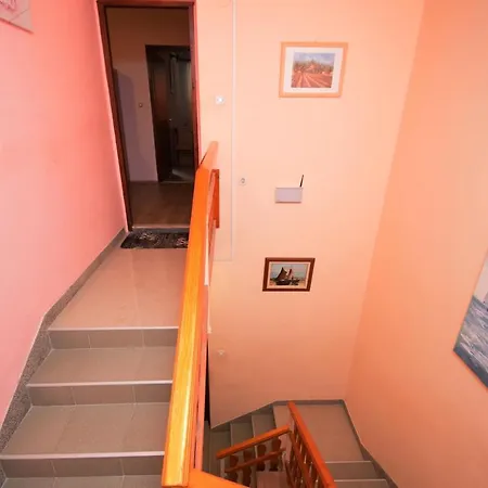 Mira Starigrad Paklenica