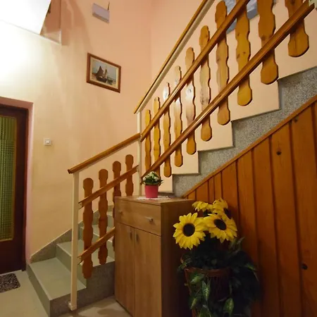 Mira Starigrad Paklenica